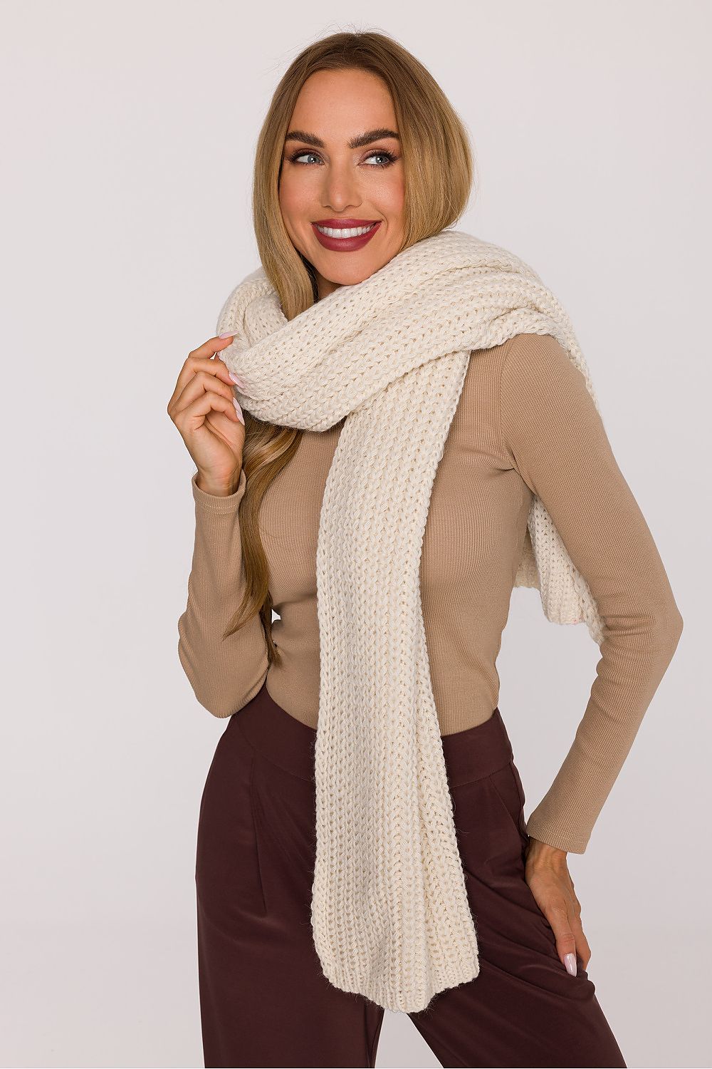 Shawl model 219551 Moe